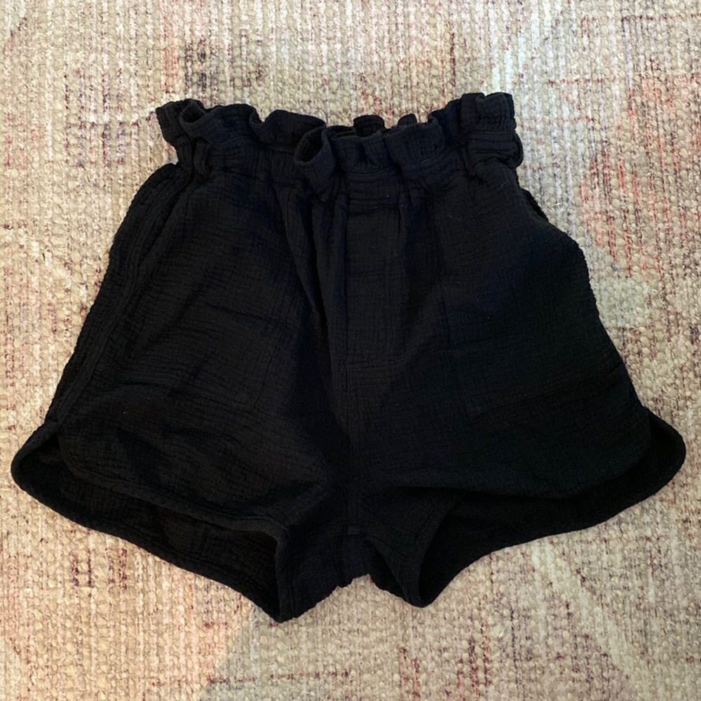 Splendid Black Gauze Shorts (Medium)